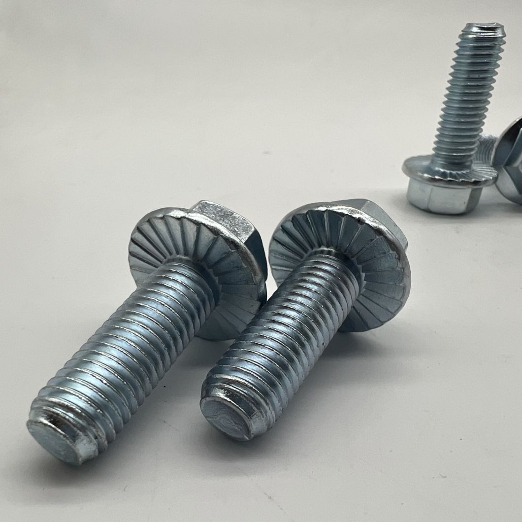 En1665 M12X25 Perno de brida hexagonal Tornillo de brida Dentado Cl8.8